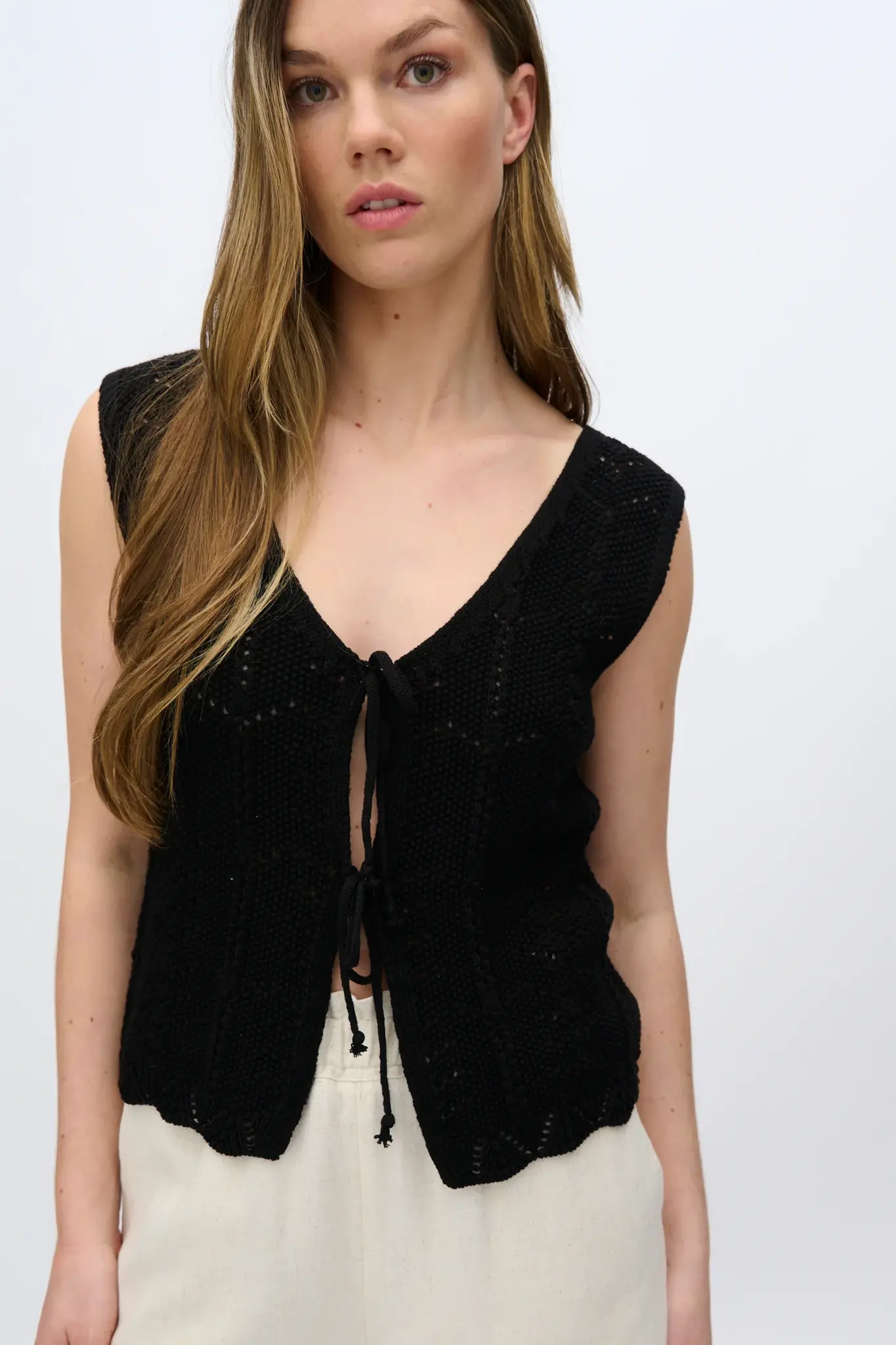 MOVES Daphne knit vest - Black