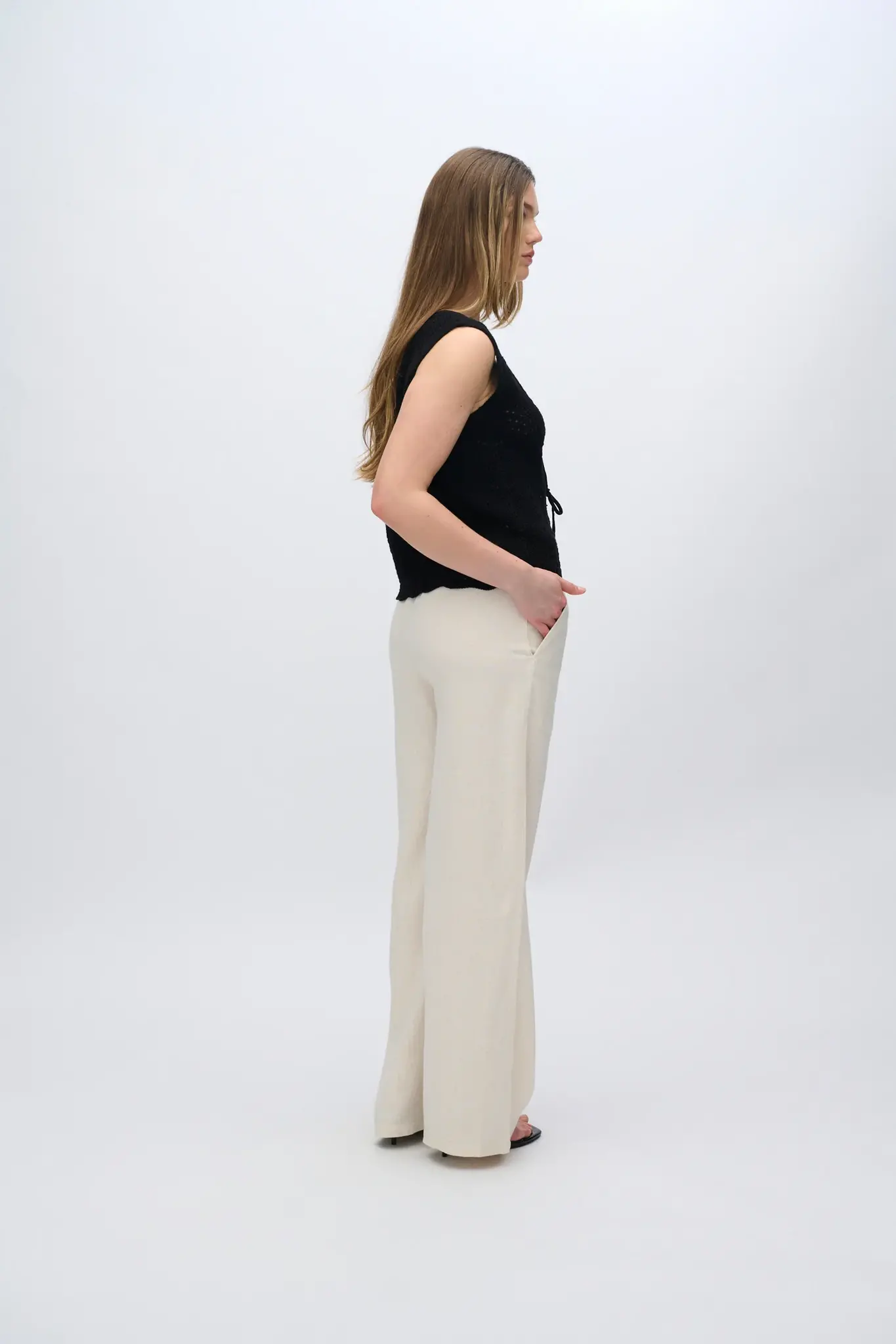 MOVES Daphne knit vest - Black