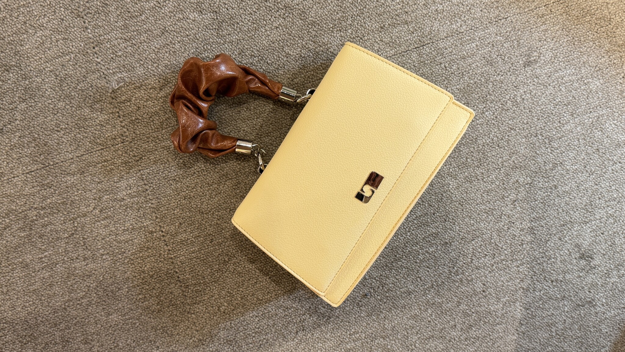 LAAGAM Bliss Butter Clutch