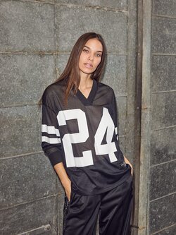 L'AMITIE Drift Nummer Tee LS - Zwart