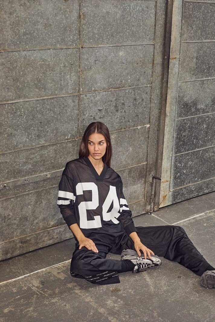 L'AMITIE Drift Nummer Tee LS - Zwart