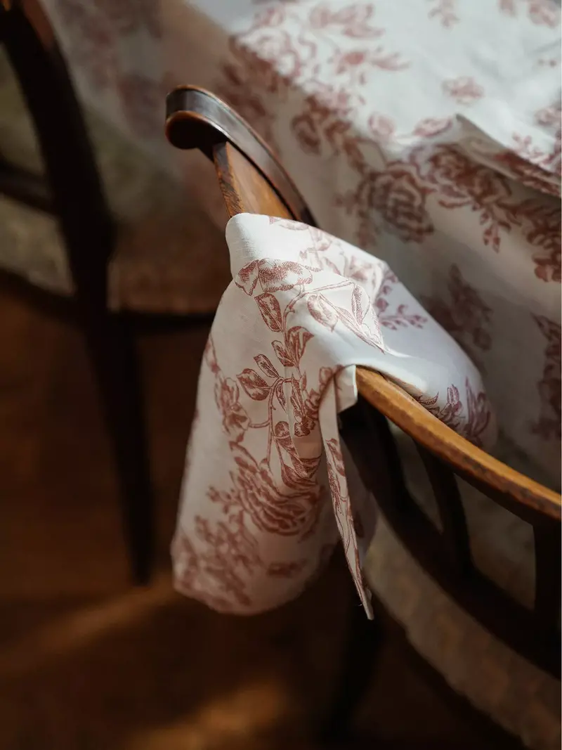 ANNA&NINA Whimsical Rose Napkin Set of 2