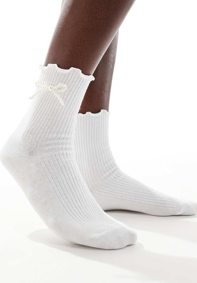 SUI AVA Pearly Bow Socks White