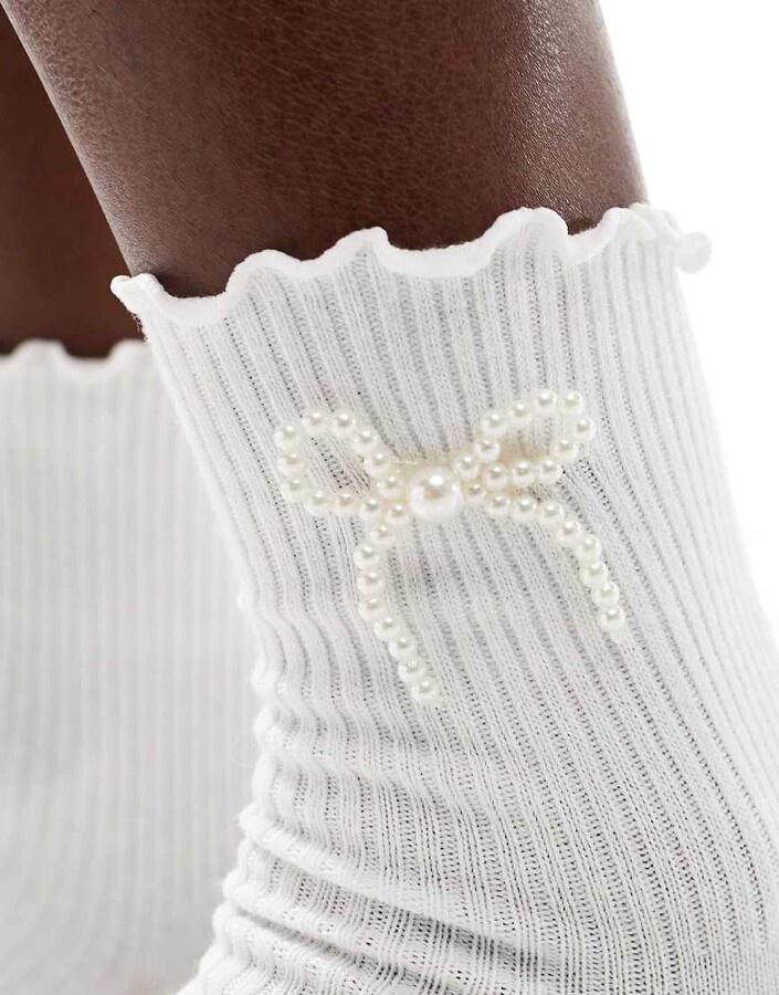 SUI AVA Pearly Bow Socks White