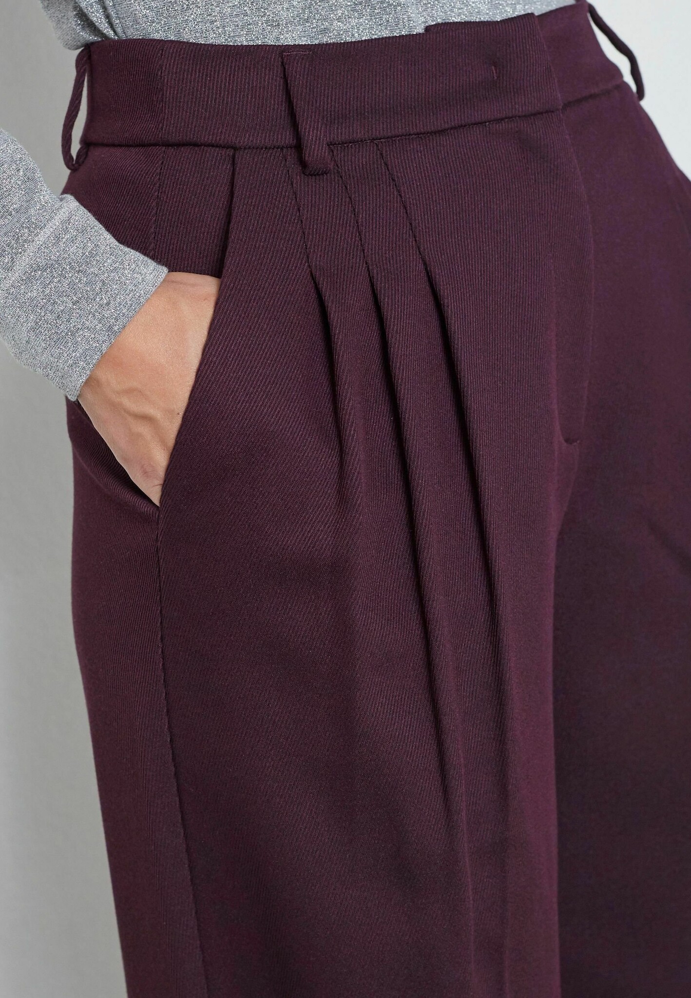 CO'COUTURE Almira CC Pleat Pants Plum