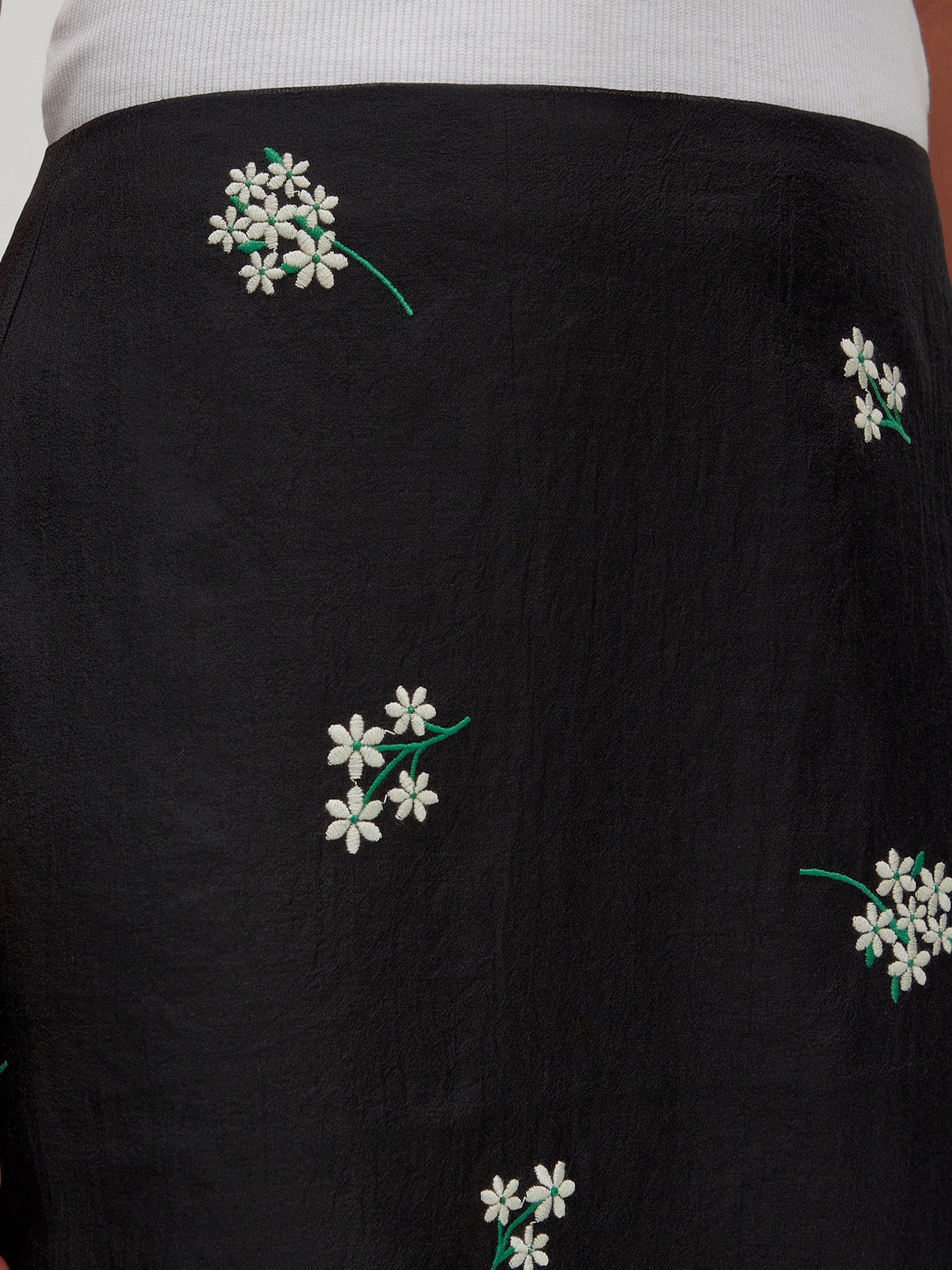EDITED Angely Skirt Black White Embroidery