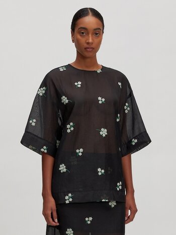 EDITED Catherine Top Zwart Wit Borduursel