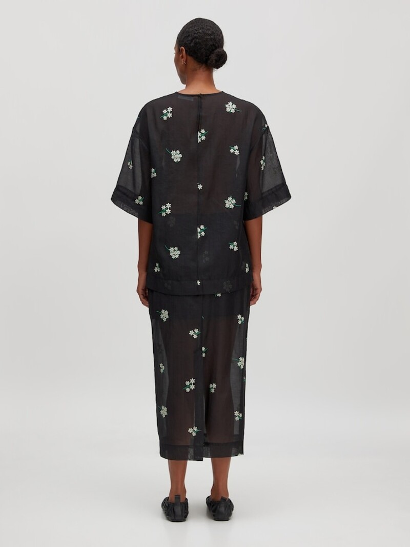 EDITED Catherine Top Zwart Wit Borduursel