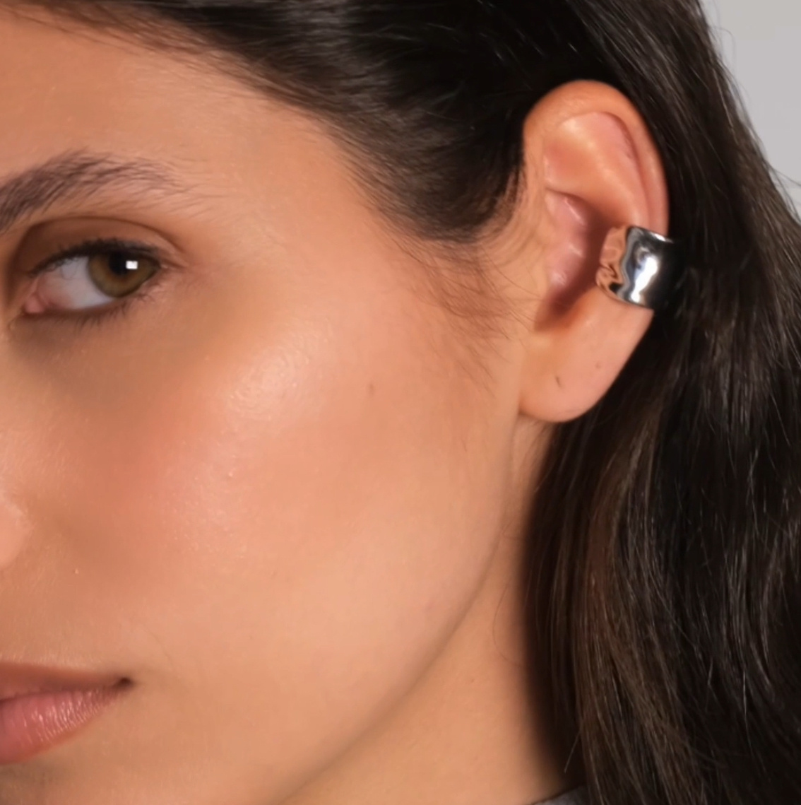 BILLION AVENUE Molten Ara Earcuff Silver