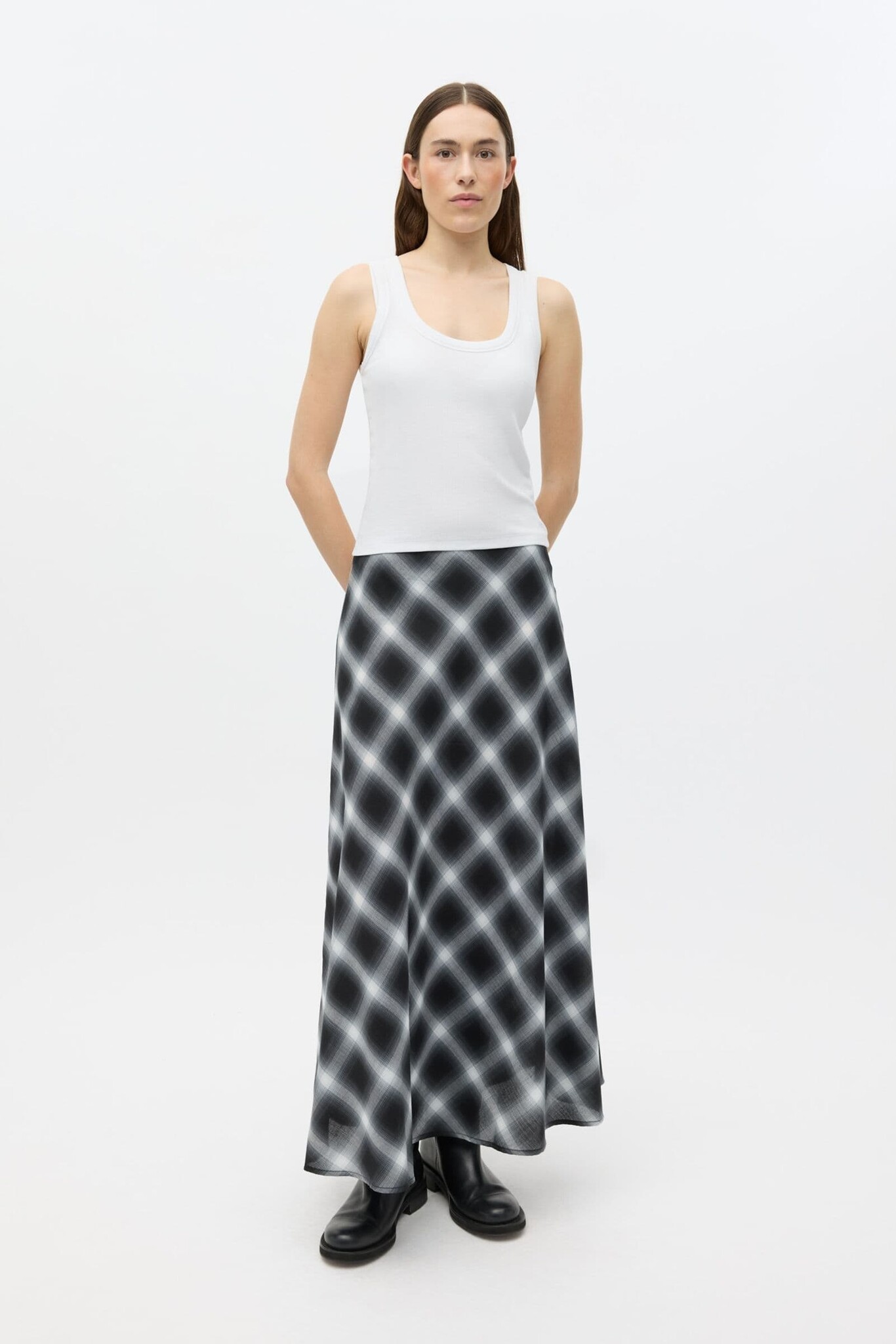 ENVII Enlin Skirt Checkered Navy Black