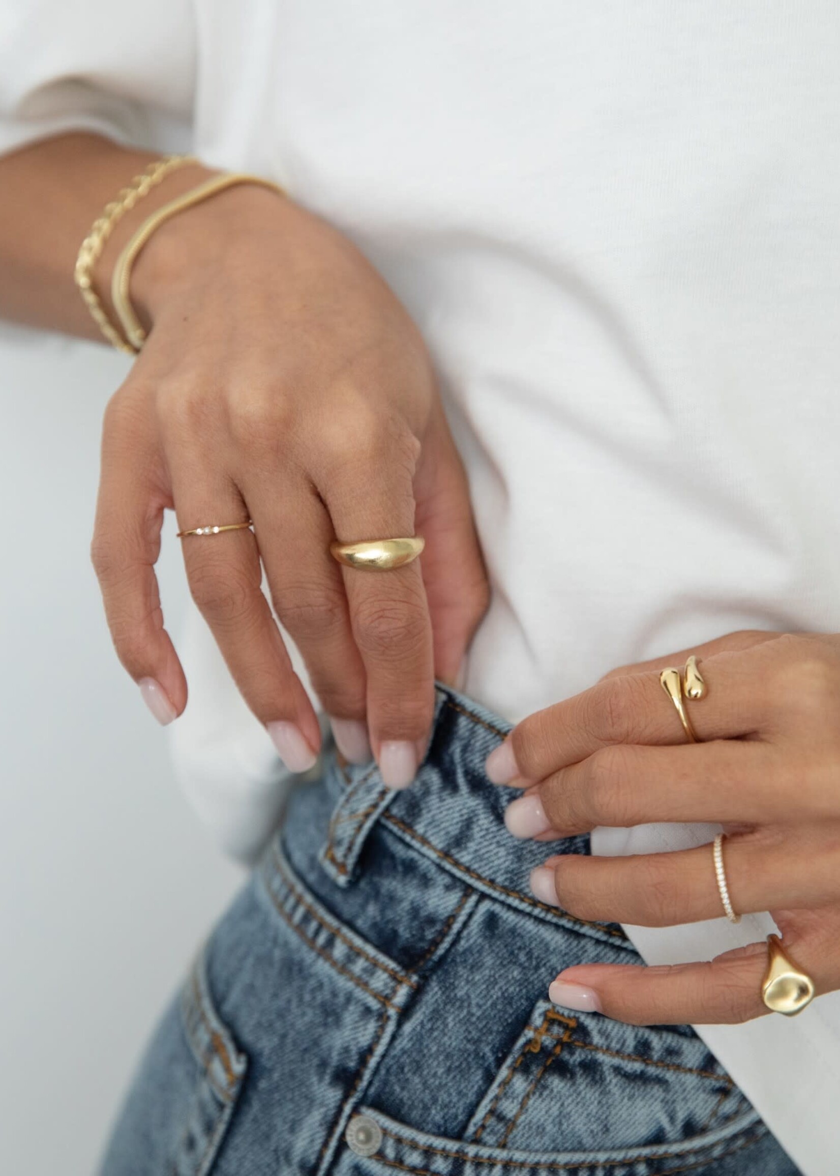Ginette Oval Pinky Ring Gold