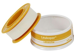 BSN BSN Leukopor kleefpleister. Rol 5 meter. Breedte: 1,25cm - Per rol
