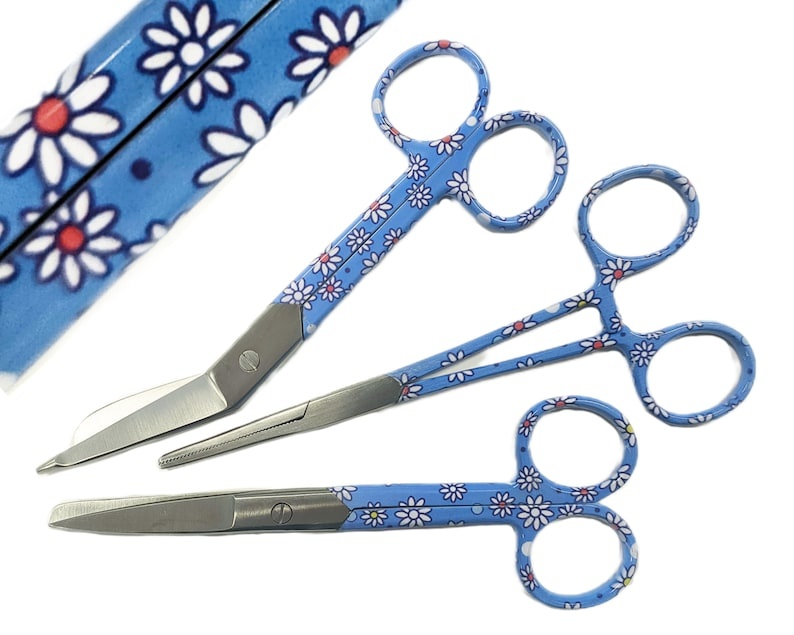 Satillo Verpleegkundige Scharenset Dazzling Daisies – Verbandschaar, Chirurgische Schaar & Kocher (met Naam)