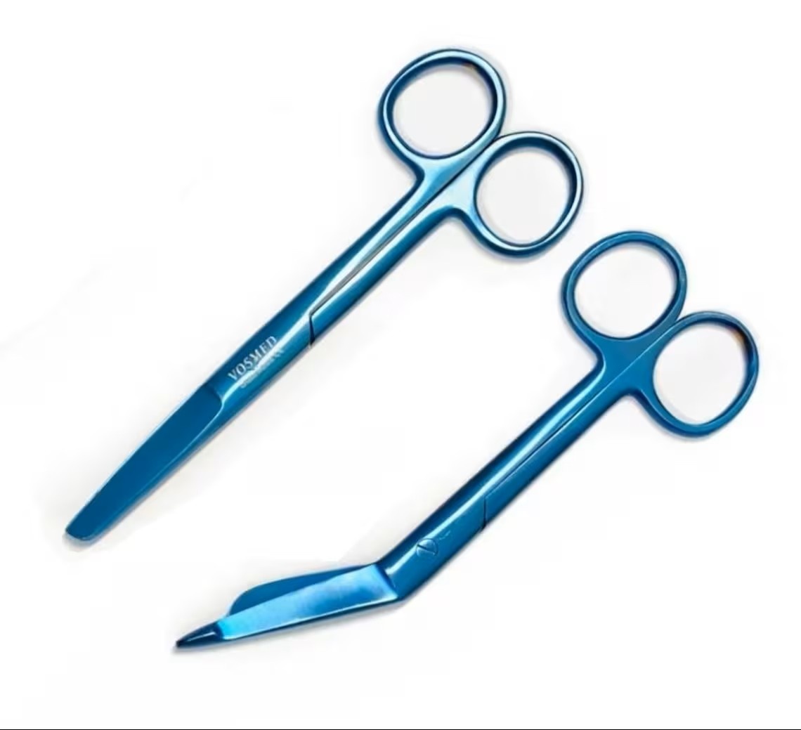 Satillo Verpleegkundige Scharenset Metallic Blue – Verbandschaar, Chirurgische Schaar & Kocher (met Naam), foto 6 van 6