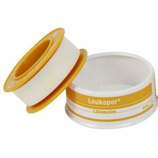 BSN BSN Leukopor kleefpleister. Rol 5 meter. Breedte: 1,25cm - Doos 24 rol