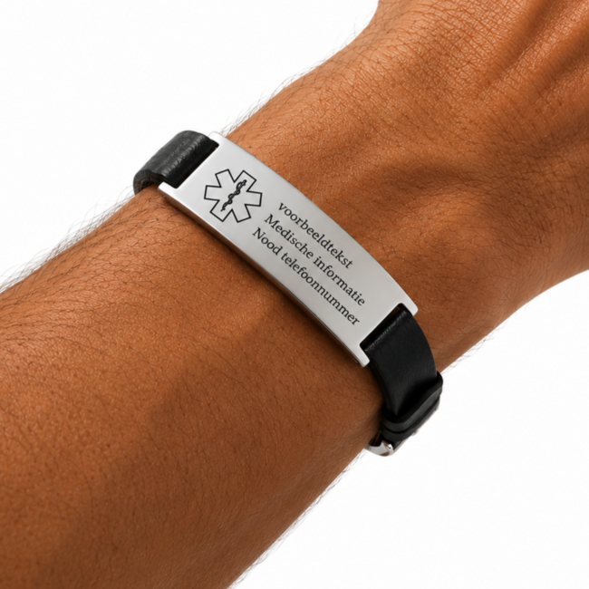 Medische armband zwart leer - met rvs plaatje - met eigen tekst