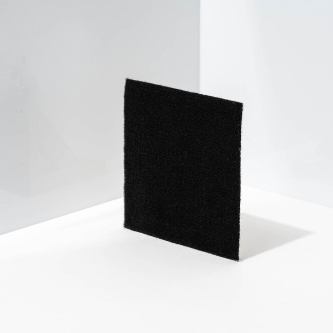 Nadelfilzteppich mit Granulatrückseite – Schwarz