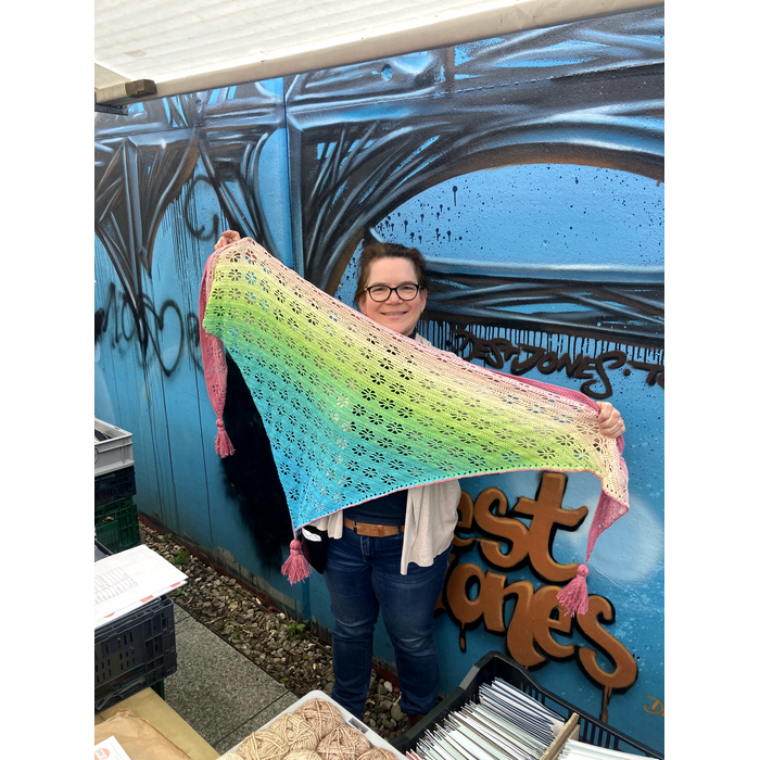 Caro's Atelier Haakpatroon: Happy Hawaii Shawl  (boekje)