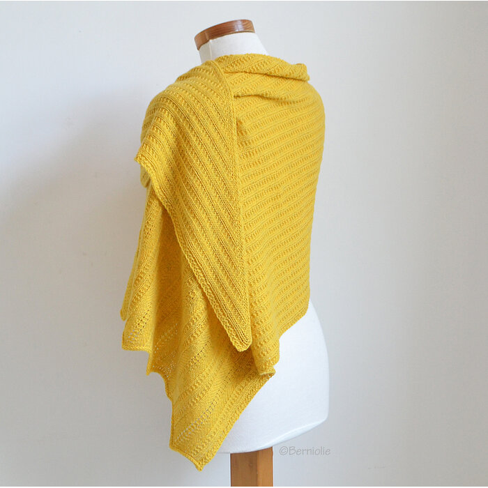 Berniolie Breipatroon: Nova Shawl