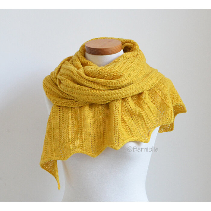Berniolie Breipatroon: Nova Shawl
