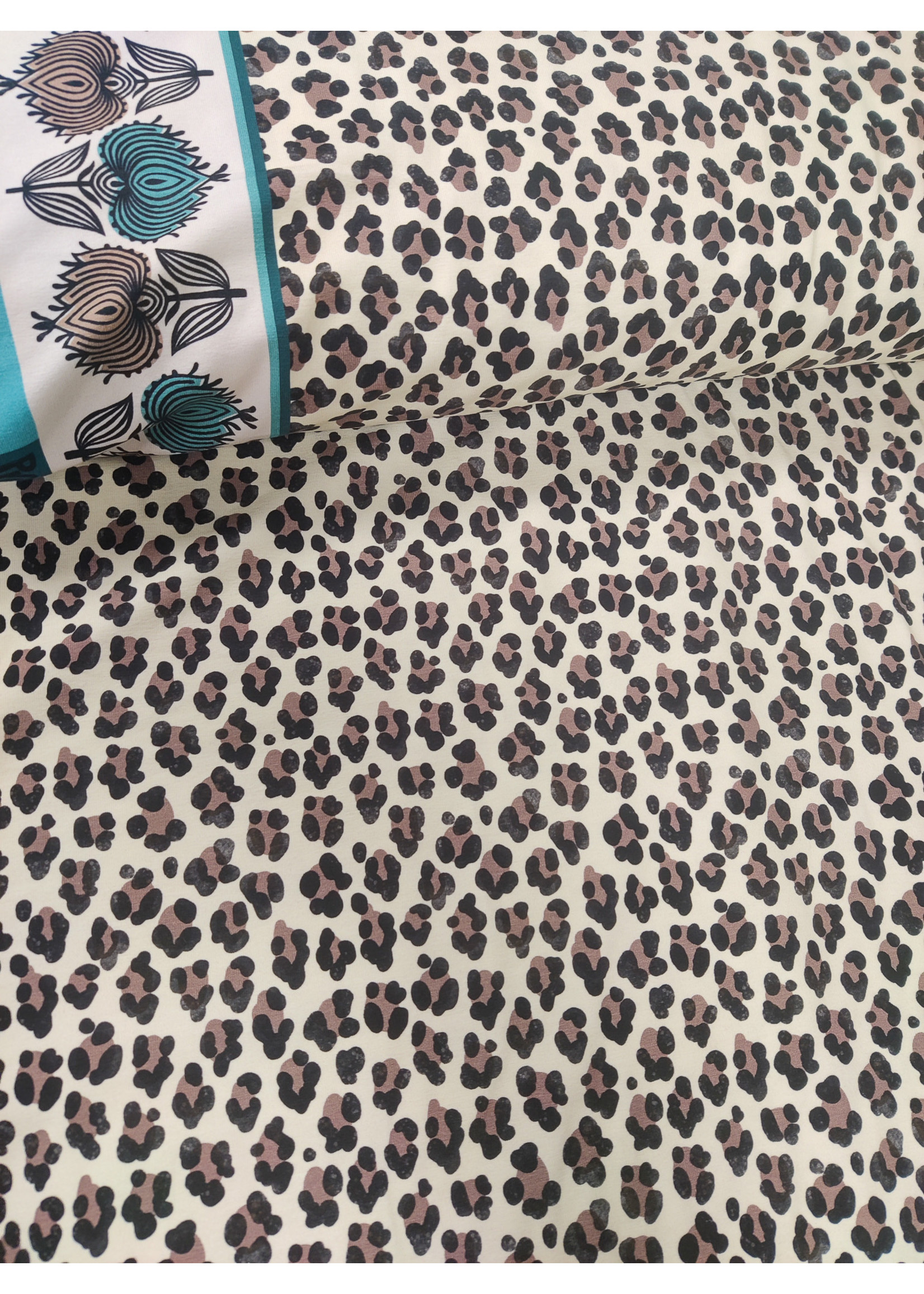 Leopard wit tricot - Alb Stoffe (26,90 p.m)