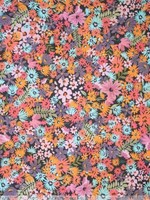 Vrolijke bloemen roze- Viscose linnen (17,00 p.m)