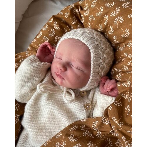 PetiteKnit Karen's Bonnet (EN)