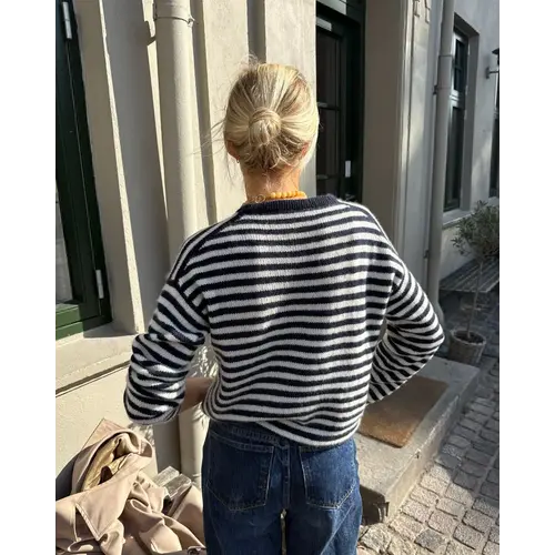 PetiteKnit Olga Blouse (EN/NL) PetiteKnit Olga Blouse (EN/NL)