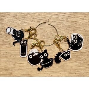 Steekmarkeerders katten zwart