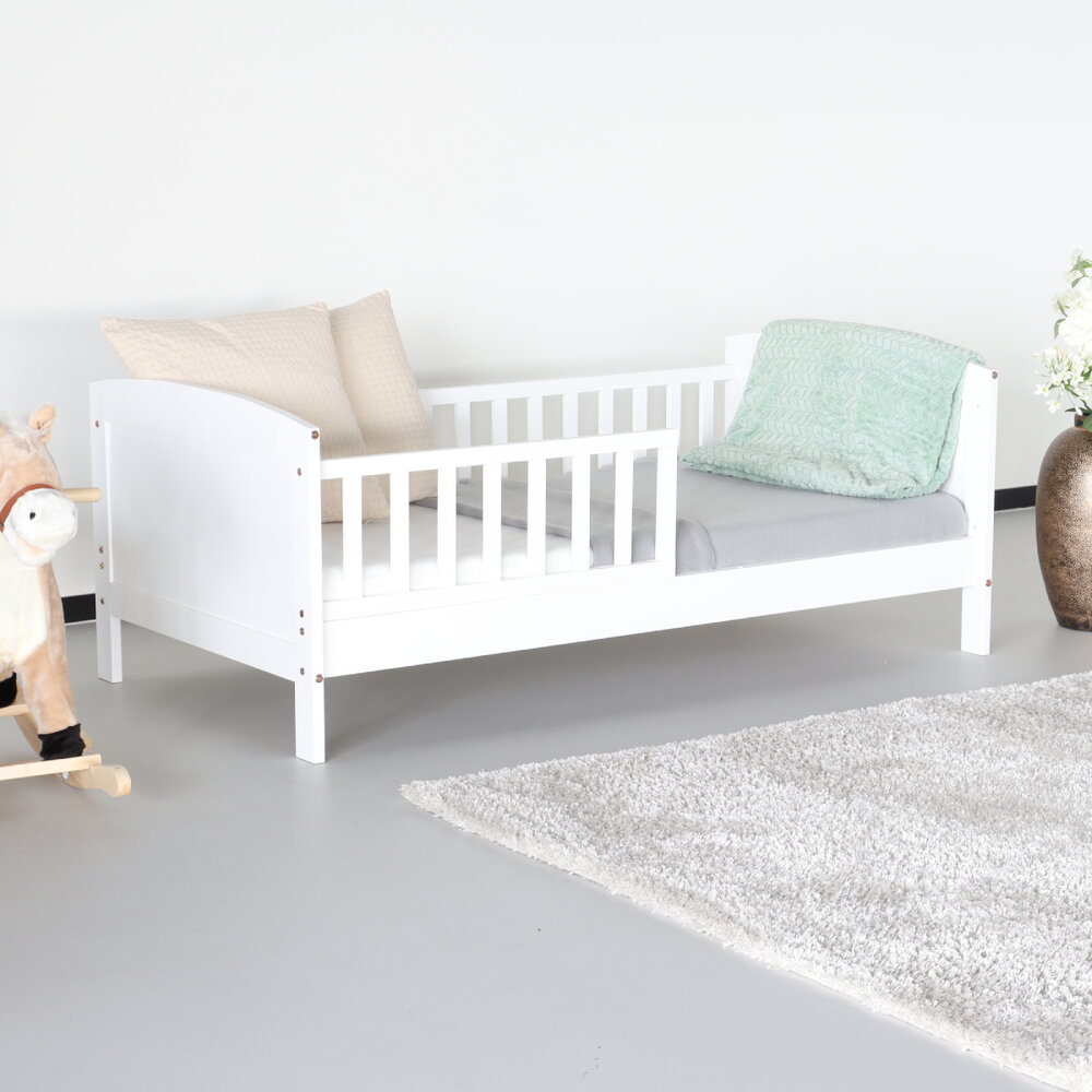 Lit pour enfant blanc 140x70cm Milene avec les lattes 