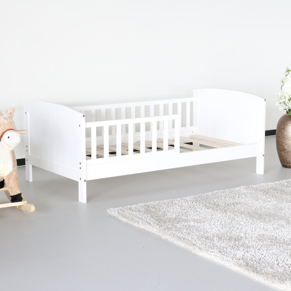 Lit pour enfant blanc 140x70cm Milene avec les lattes