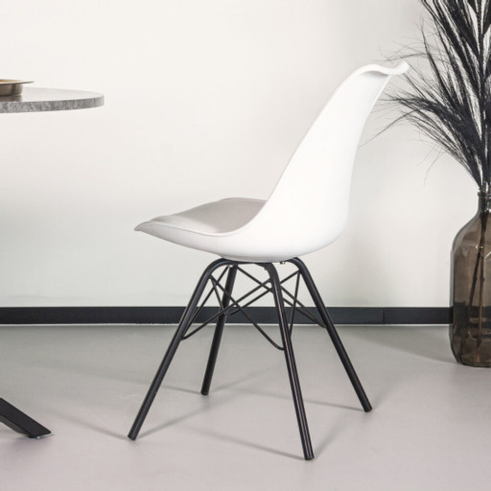 Chaise de salle à manger Avy blanc avec rembourrage à l'assise