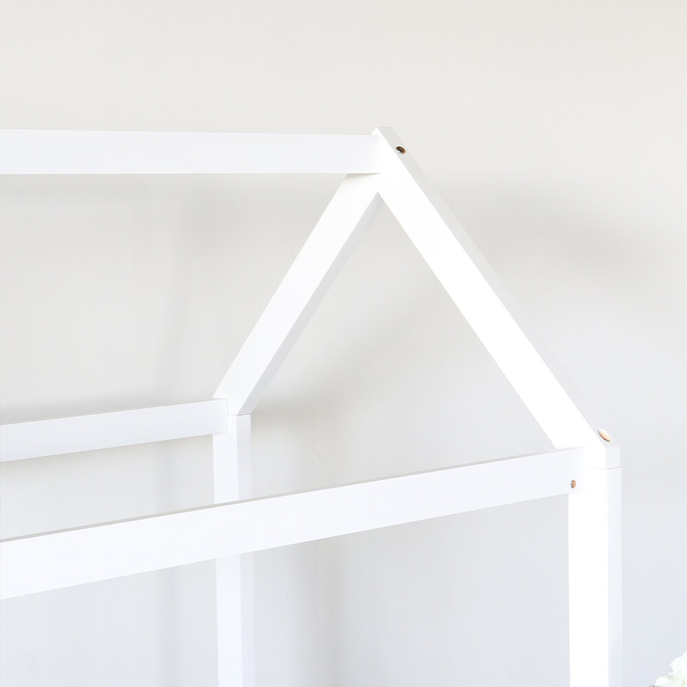 Lit cabane montessori pour enfant 146x78cm Puckie blanc avec les lattes
