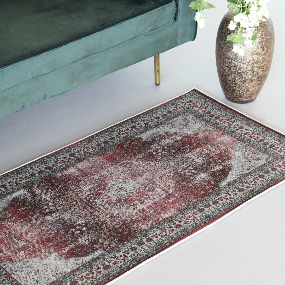 Tapis vintage 70x140cm rouge foncé oriental avec motifs Tapis vintage 70x140cm rouge foncé oriental avec motifs