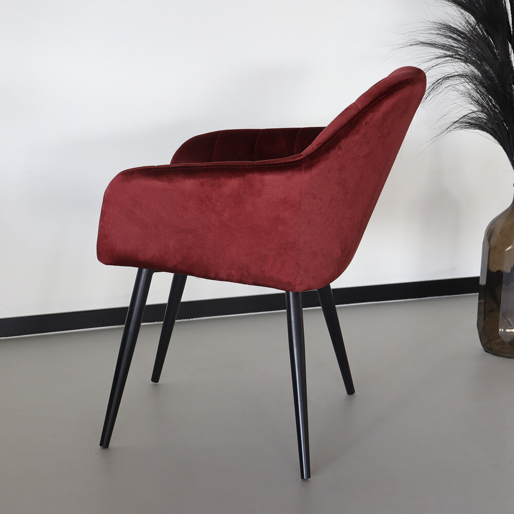 Chaise de salle à manger Barbara rouge velours avec accoudoirs