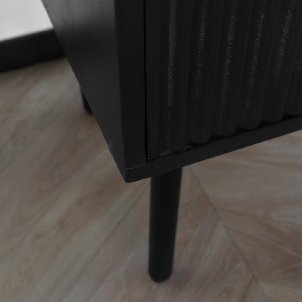 Table de chevet industrielle en bois de manguier Avelyn noir durable