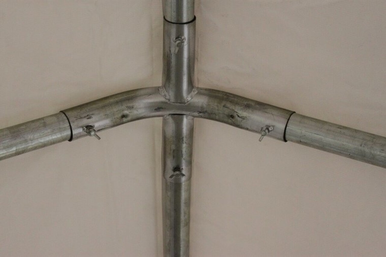 Tente de réception 3x6m en PVC 550 gr/m² retardateur de flamme avec armature au sol Tente de réception 3x6m en PVC 550 gr/m² retardateur de flamme avec armature au sol