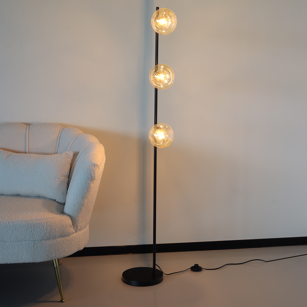 Lampe sur pied de style industriel Eden noir lampadaire
