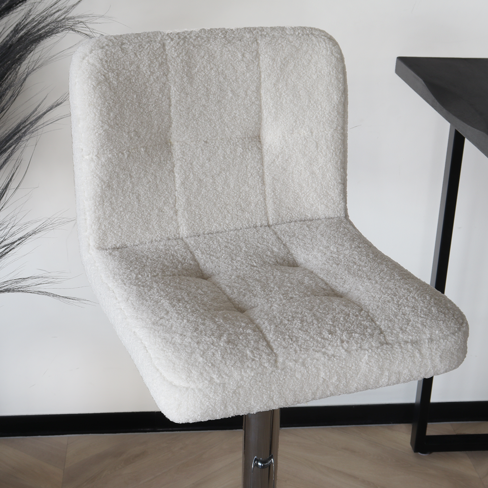 Tabouret de bar Anel avec dossier en tissu teddy blanc Tabouret de bar Anel avec dossier en tissu teddy blanc