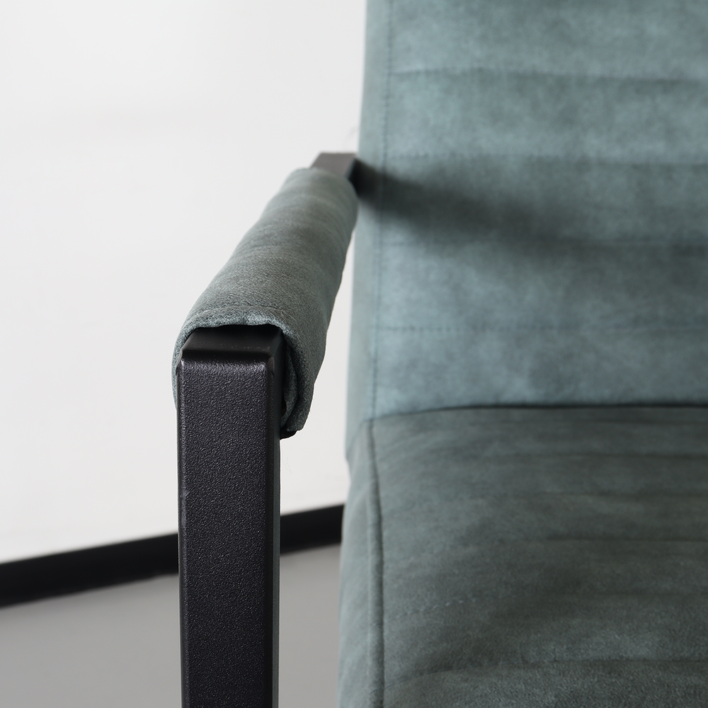 Chaise de salle à manger avec accoudoir vert Noor design