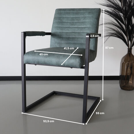 Chaise de salle à manger avec accoudoir vert Noor design