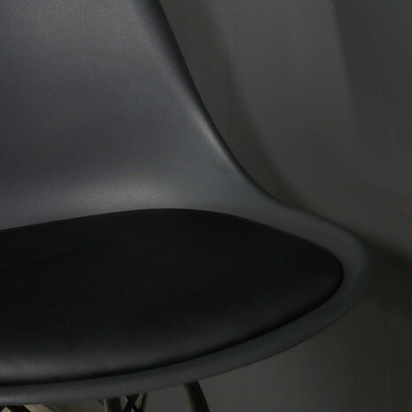 Lizzely Garden & Living Chaise de salle à manger Avy noir avec rembourrage à l'assise Lizzely Garden & Living Chaise de salle à manger Avy noir avec rembourrage à l'assise