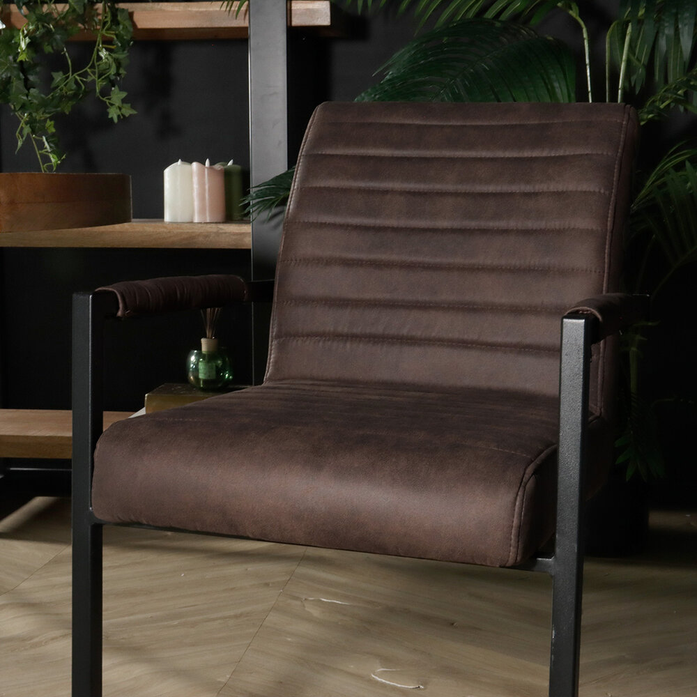 Chaise de salle à manger avec accoudoir marron Noor design