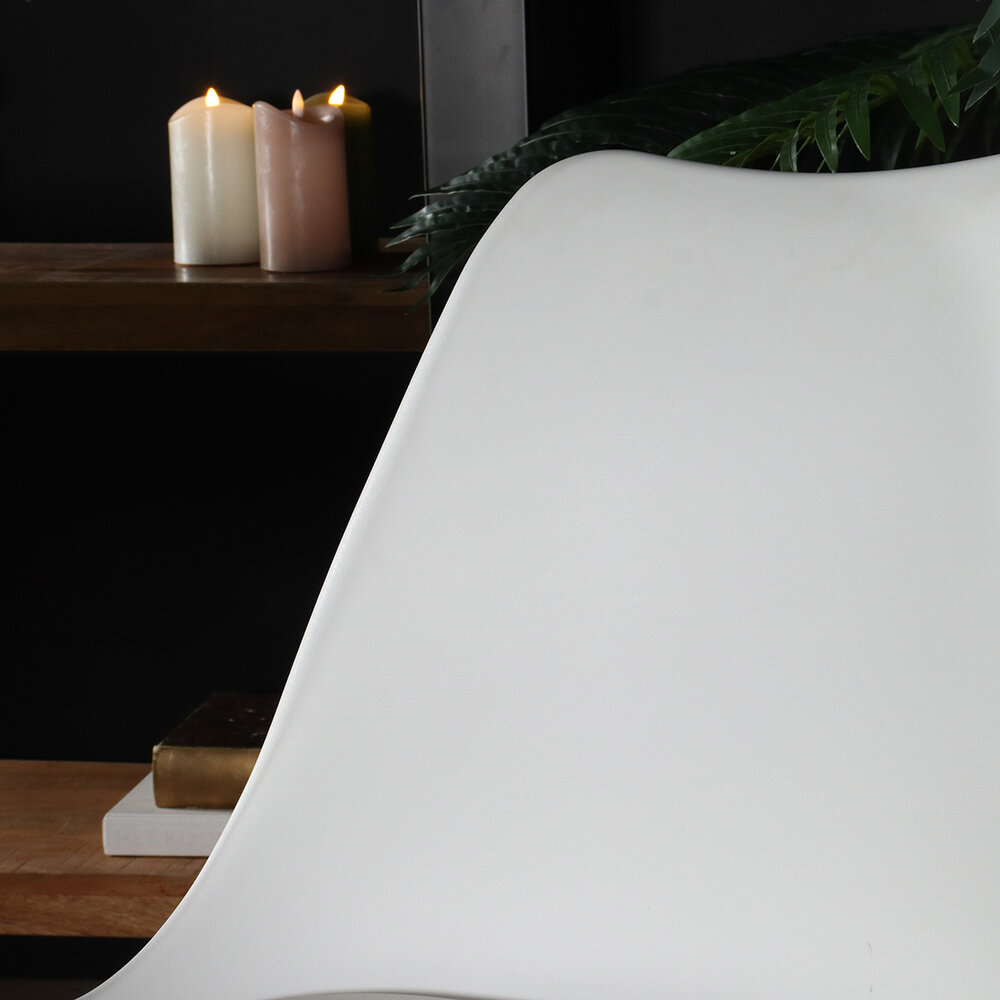 Chaise de salle à manger avec rembourrage à l’assise blanc