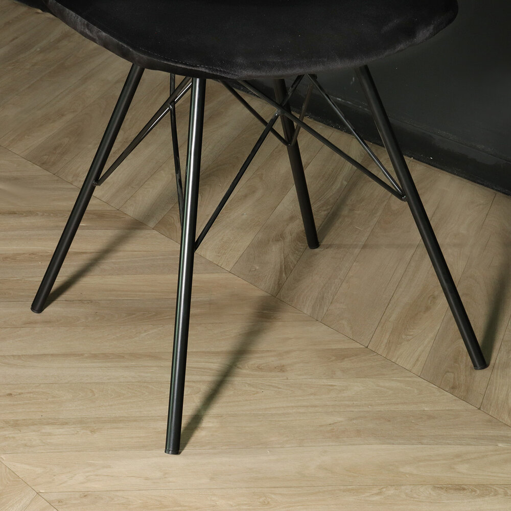 Chaise de salle à manger industrielle Finn en velours noir Chaise de salle à manger industrielle Finn en velours noir