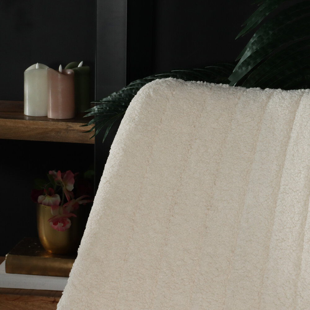 Chaise de salle à manger Susta beige en tissu teddy