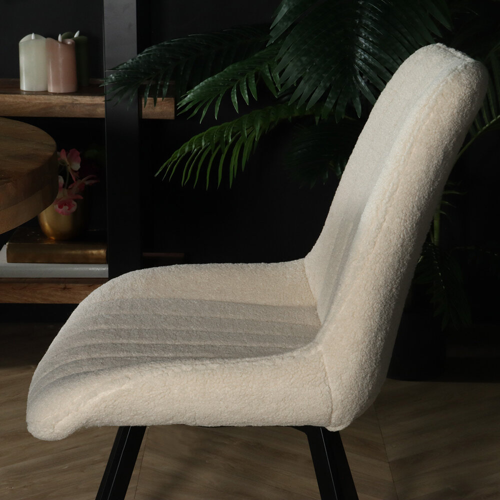 Chaise de salle à manger Susta beige en tissu teddy