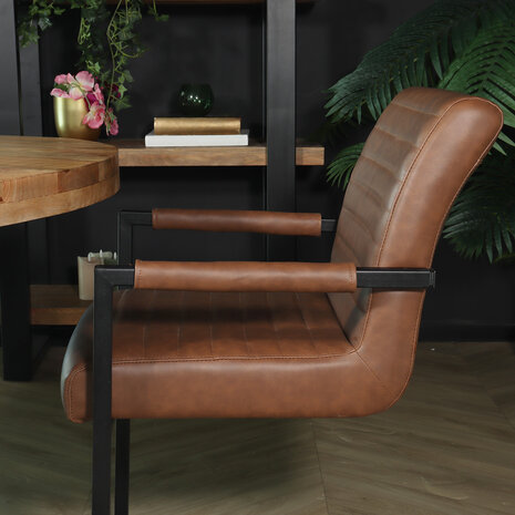 Lizzely Garden & Living Chaise de salle à manger avec accoudoir cognac Noor design