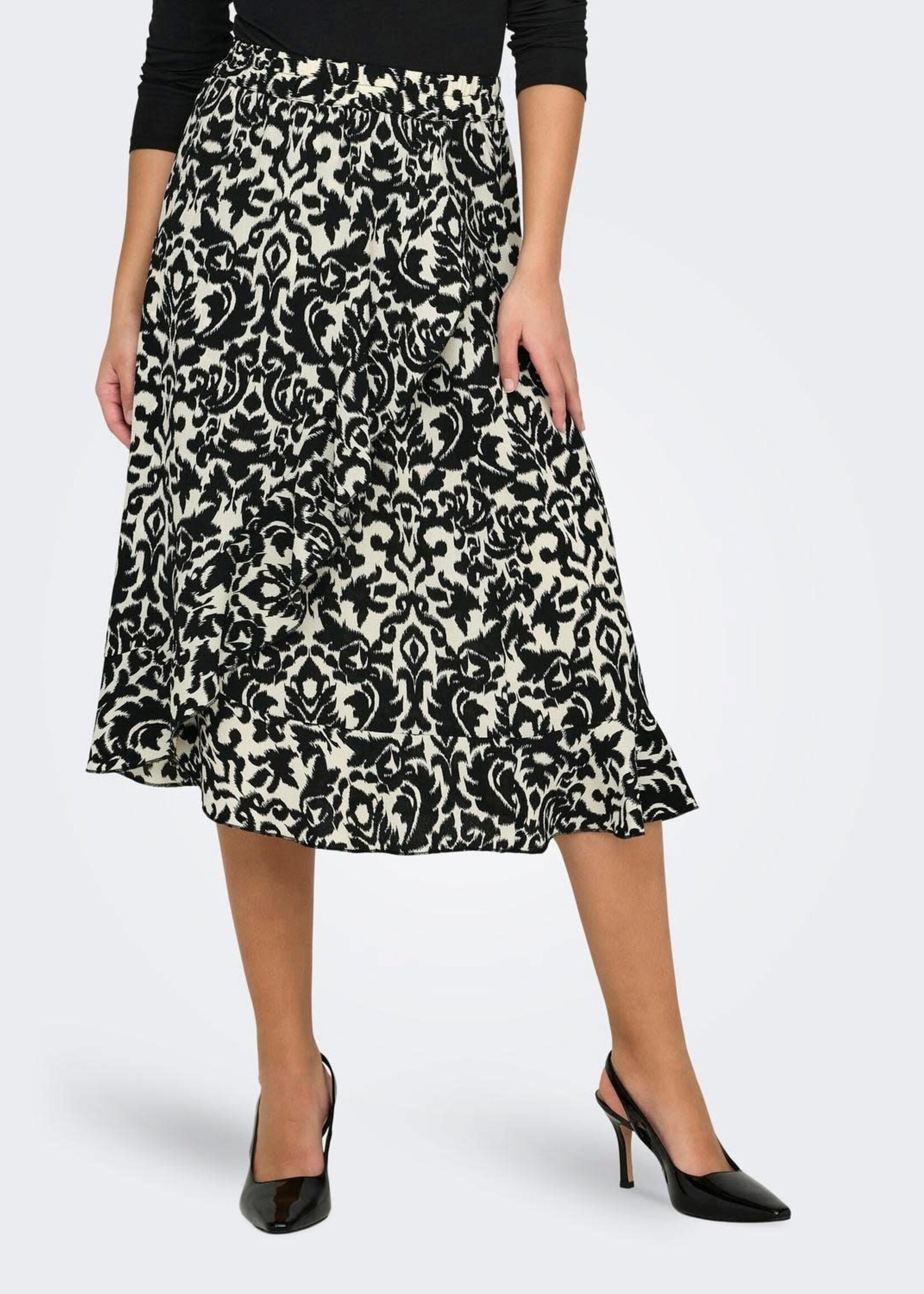 ONLY Carly Flounce Long Skirt Black/white Graphic Print 15224124