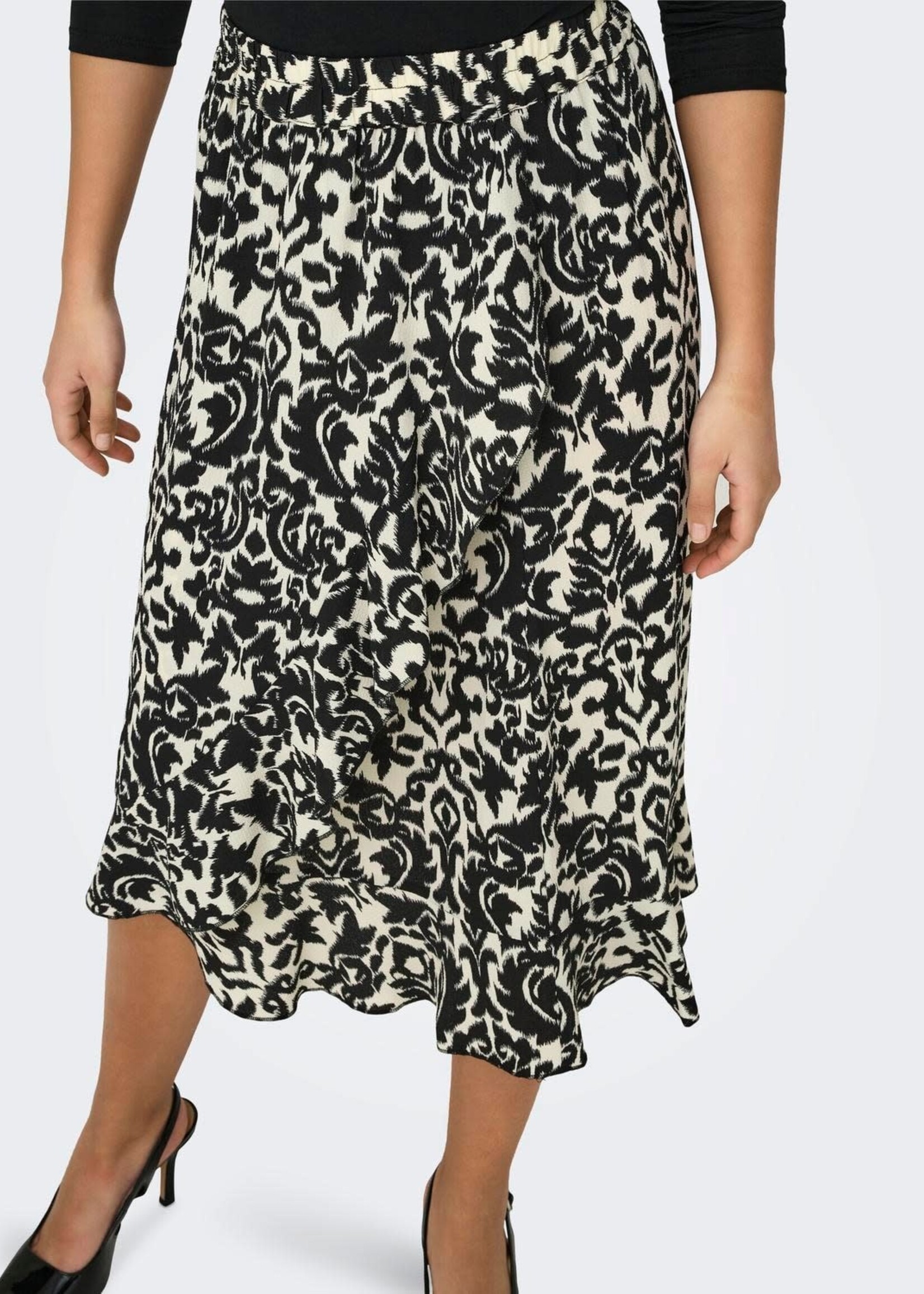 ONLY Carly Flounce Long Skirt Black/white Graphic Print 15224124